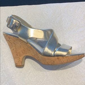 Super cute gold shoes!